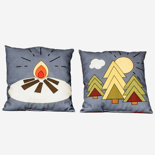 Fundertable Kissen im Camping-Design mit Motiven von Lagerfeuer und Wald