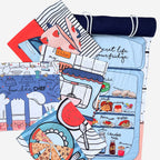 Fundertable Küchen-Textilpaneele mit Illustrationen von Lebensmitteln und Küchenutensilien, kombiniert mit navyblauem Waffelstoff und Aufhängeschlaufen