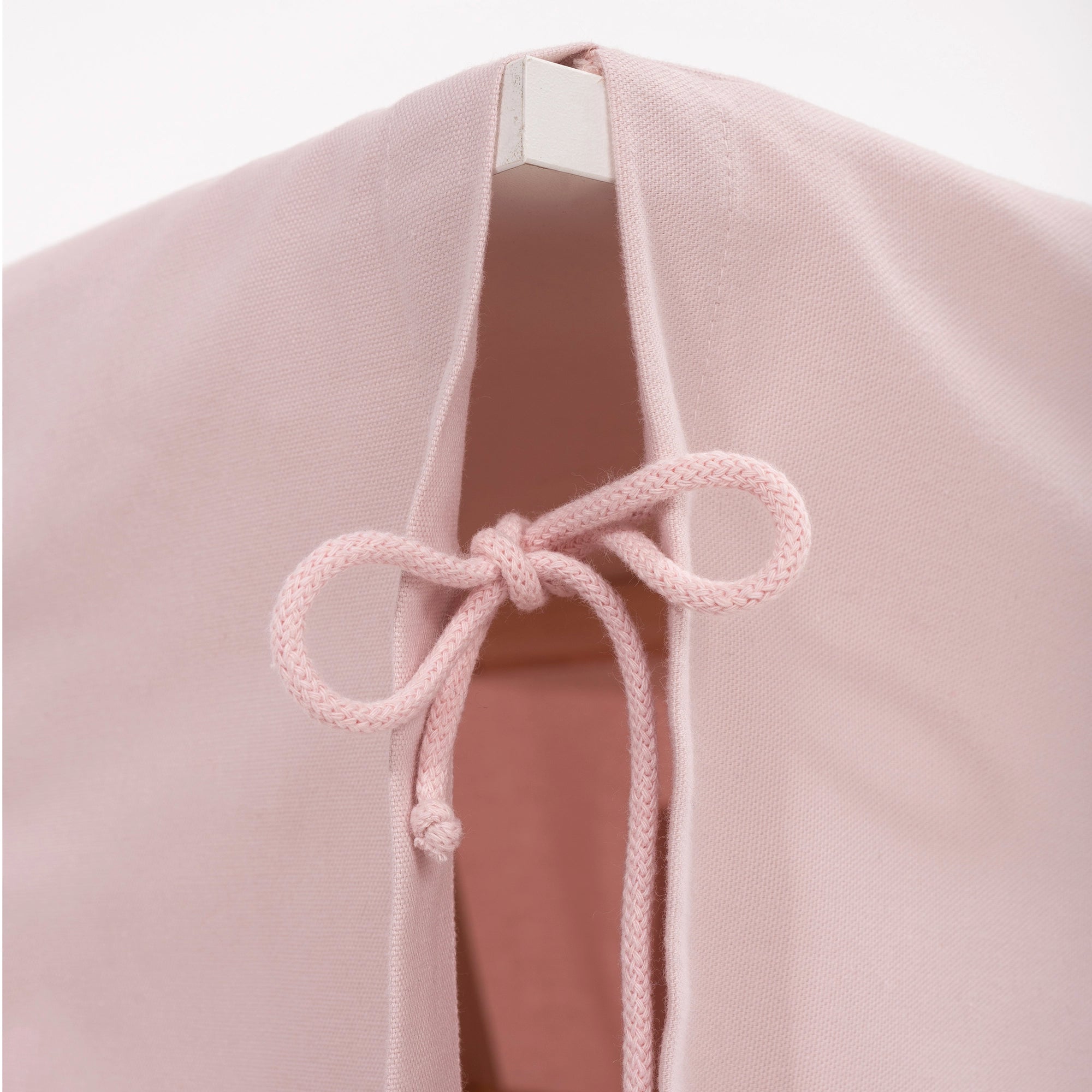 Detail der Fundertable Stoffverbindung in Rosa mit Kordelverschluss